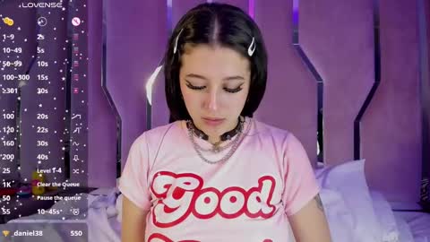 Snapshot of cute_stoone chatting on January 12, 2025, 11:26 pm SOLEI online show from January 12, 2025, 11:26 pm