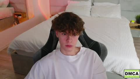 Snapshot of cute_thomas chatting on December 16, 2024, 12:15 am Thomas - online show from December 16, 2024, 12:15 am