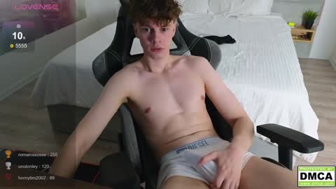 Snapshot of cute_thomas chatting on December 21, 2024, 11:02 pm Thomas - online show from December 21, 2024, 11:02 pm