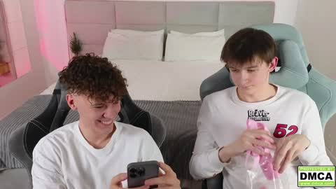 Snapshot of cute_thomas chatting on January 15, 2025, 7:01 pm Thomas - online show from January 15, 2025, 7:01 pm