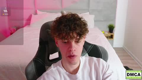 Snapshot of cute_thomas chatting on January 30, 2025, 8:21 pm Thomas - online show from January 30, 2025, 8:21 pm