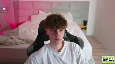 Snapshot of cute_thomas chatting on February 1, 2025, 12:29 am Thomas - online show from February 1, 2025, 12:29 am