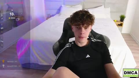 Snapshot of cute_thomas chatting on February 20, 2025, 8:14 pm Thomas - online show from February 20, 2025, 8:14 pm