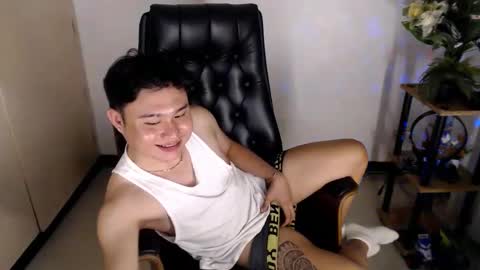 Snapshot of cuteasianlee chatting on January 19, 2026, 4:00 pm cuteasianlee online show from January 19, 2026, 4:00 pm