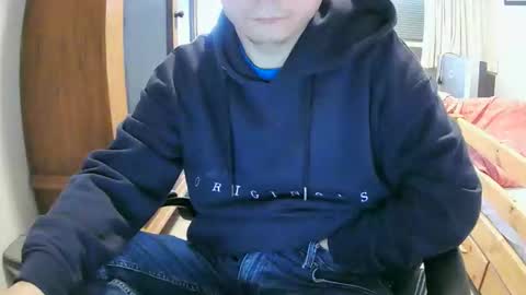 Cuteboy090 online show from September 18, 2025, 12:40 pm
