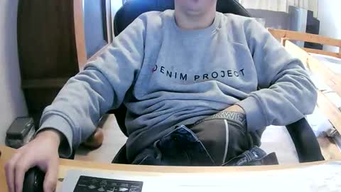 Cuteboy090 online show from April 18, 2026, 10:19 am