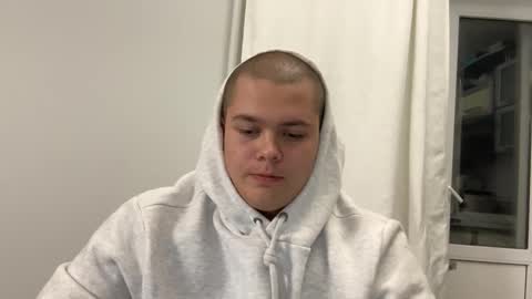 Snapshot of cutebutnaughty_ chatting on October 8, 2025, 6:27 pm Alex online show from October 8, 2025, 6:27 pm