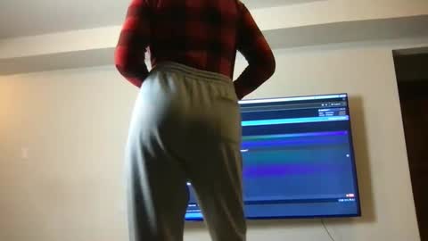 Snapshot of cutebutt_17 chatting on January 2, 2025, 1:38 am cutebutt_17 online show from January 2, 2025, 1:38 am