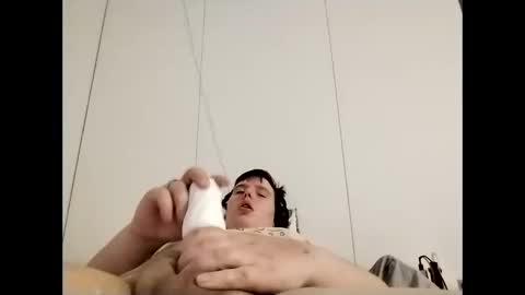 CuteguyBWC92 online show from December 16, 2025, 5:01 am