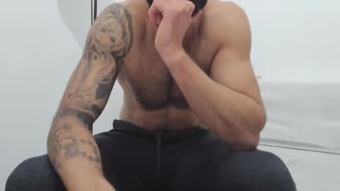 cuteeboy online show from February 17, 2025, 6:26 pm