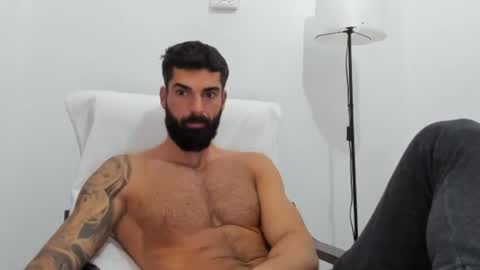 cuteeboy online show from October 25, 2025, 5:26 am