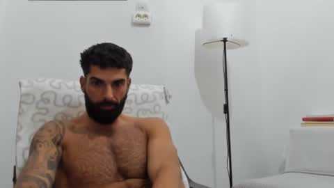 cuteeboy online show from November 1, 2025, 8:55 pm