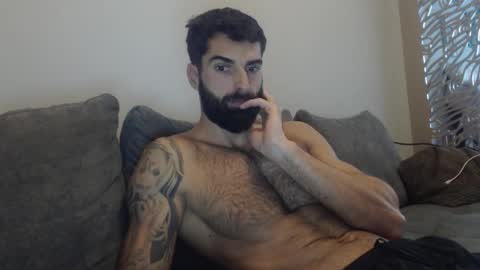 cuteeboy online show from November 8, 2025, 11:10 am