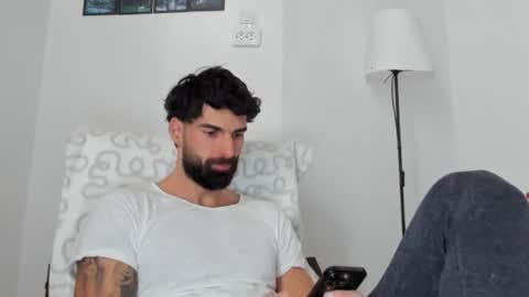 cuteeboy online show from March 1, 2026, 9:22 am