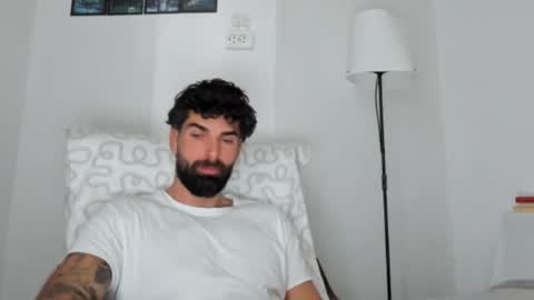 cuteeboy online show from March 4, 2026, 5:35 am