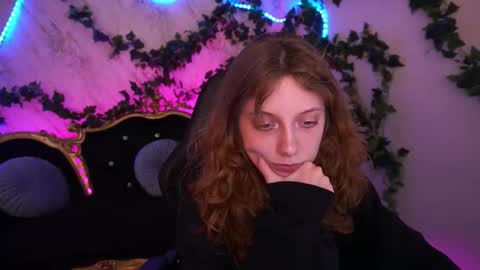 Foxy online show from November 3, 2025, 2:18 pm