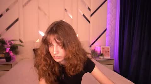 Foxy online show from November 10, 2025, 2:38 pm