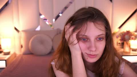 Foxy online show from April 4, 2026, 1:52 pm