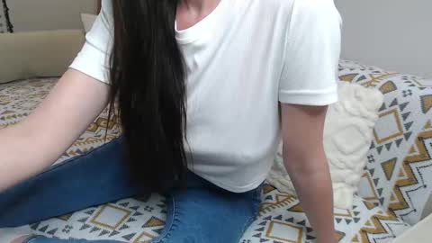 Snapshot of cuteemouse chatting on May 21, 2026, 10:55 am Anna online show from May 21, 2026, 10:55 am