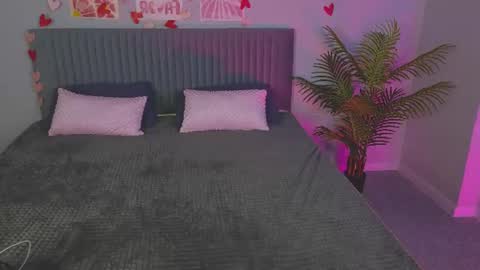 Amyy online show from June 25, 2026, 5:12 am