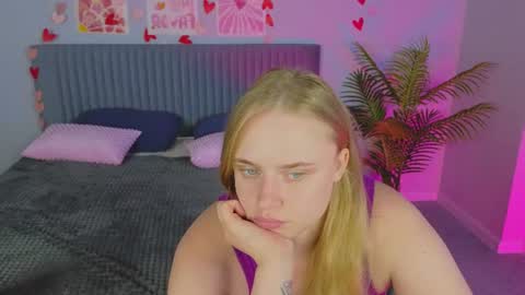 Amyy online show from July 5, 2026, 1:01 am