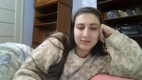 cutekattie online show from December 18, 2025, 5:02 am