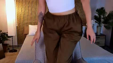 Snapshot of cutemirage chatting on June 7, 2026, 2:32 pm cutemirage online show from June 7, 2026, 2:32 pm