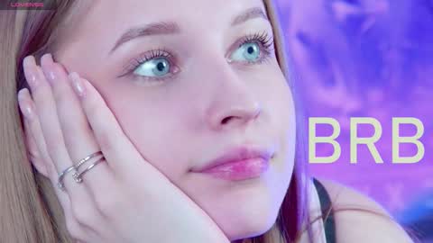 Rina online show from February 3, 2026, 5:27 am