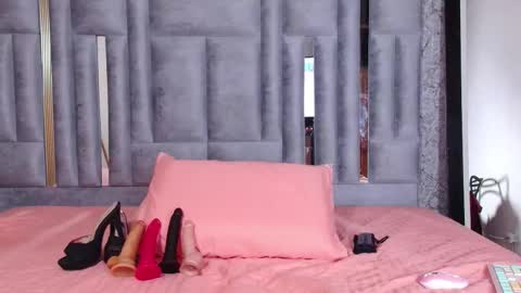 Snapshot of cutepetitee chatting on November 27, 2025, 8:22 pm cutepetitee online show from November 27, 2025, 8:22 pm