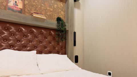 Kim online show from November 24, 2025, 1:33 pm