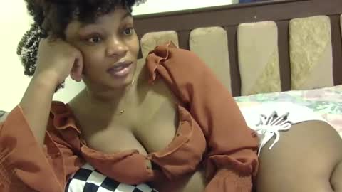 Snapshot of cutermilly chatting on December 6, 2024, 7:45 pm cutermilly online show from December 6, 2024, 7:45 pm