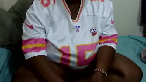 Snapshot of cutermilly chatting on October 25, 2025, 3:18 pm cutermilly online show from October 25, 2025, 3:18 pm