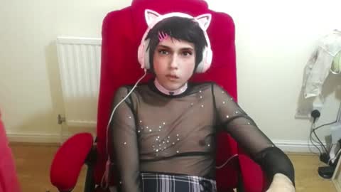 Snapshot of cutest_princess chatting on October 23, 2025, 10:08 pm cutest_princess online show from October 23, 2025, 10:08 pm