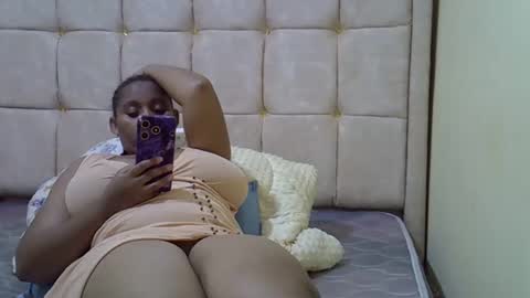 cutestebony1 online show from October 3, 2025, 10:07 pm