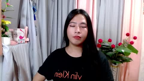 Snapshot of cutestgurl_ chatting on December 5, 2025, 7:43 pm cute online show from December 5, 2025, 7:43 pm