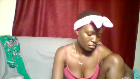 cutey_lunar online show from January 28, 2025, 7:32 pm