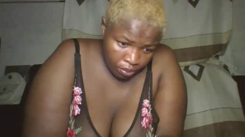 cutey_mellanin online show from October 17, 2025, 2:15 am