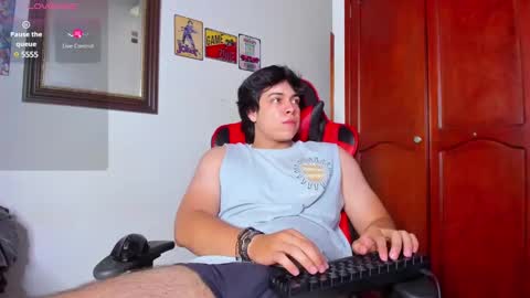 Snapshot of cuteznowyy chatting on December 9, 2024, 9:37 pm Ask me online show from December 9, 2024, 9:37 pm