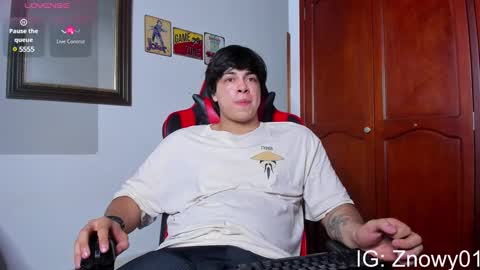 Snapshot of cuteznowyy chatting on January 8, 2025, 12:17 am Ask me online show from January 8, 2025, 12:17 am