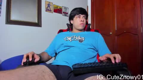 Snapshot of cuteznowyy chatting on February 24, 2025, 8:47 pm Ask me online show from February 24, 2025, 8:47 pm