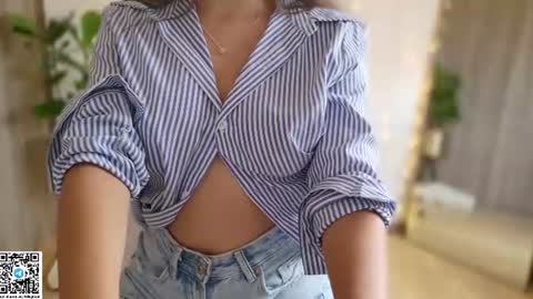 Snapshot of cutie18_angel chatting on June 10, 2026, 7:35 pm angela online show from June 10, 2026, 7:35 pm