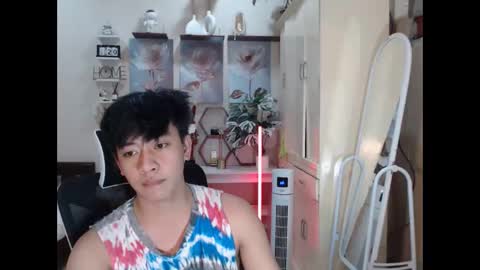 Snapshot of cutie_cumshow chatting on November 22, 2025, 6:18 pm Neil Taylor online show from November 22, 2025, 6:18 pm