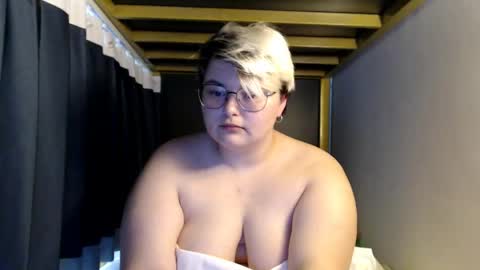 Sophie  Lilith online show from April 25, 2026, 4:26 pm