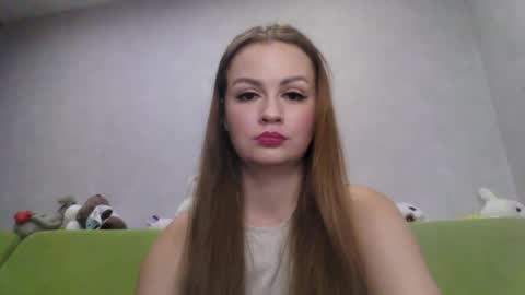 Chloe online show from September 17, 2025, 12:45 am