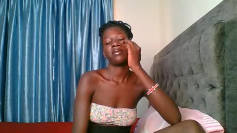 Snapshot of cutie_liqy chatting on December 15, 2025, 9:46 am Liqy online show from December 15, 2025, 9:46 am