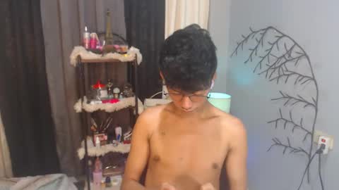 cutie_mico online show from October 28, 2025, 12:52 pm
