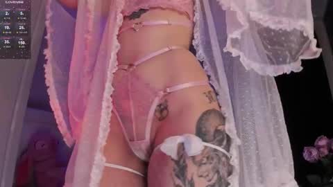 Snapshot of cutie_sensei chatting on December 16, 2025, 3:55 am Kira online show from December 16, 2025, 3:55 am