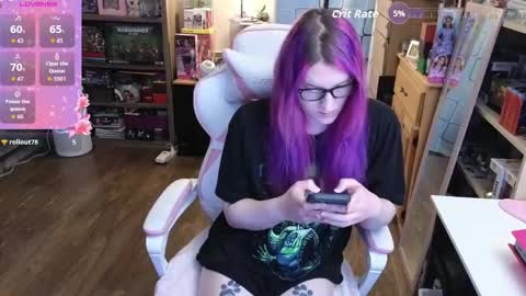 Cutie Velvette online show from April 15, 2026, 4:14 pm