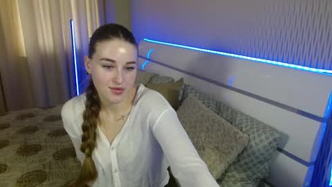 Snapshot of cutie_violet chatting on November 12, 2025, 8:04 am ViVi online show from November 12, 2025, 8:04 am