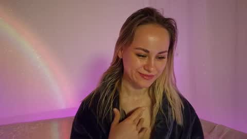cutie_xoxo_ online show from May 3, 2026, 8:04 pm